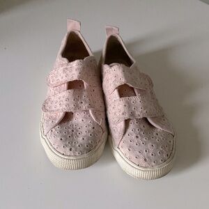 H&M girls 13.5 pink eyelet canvas sneakers with Velcro straps